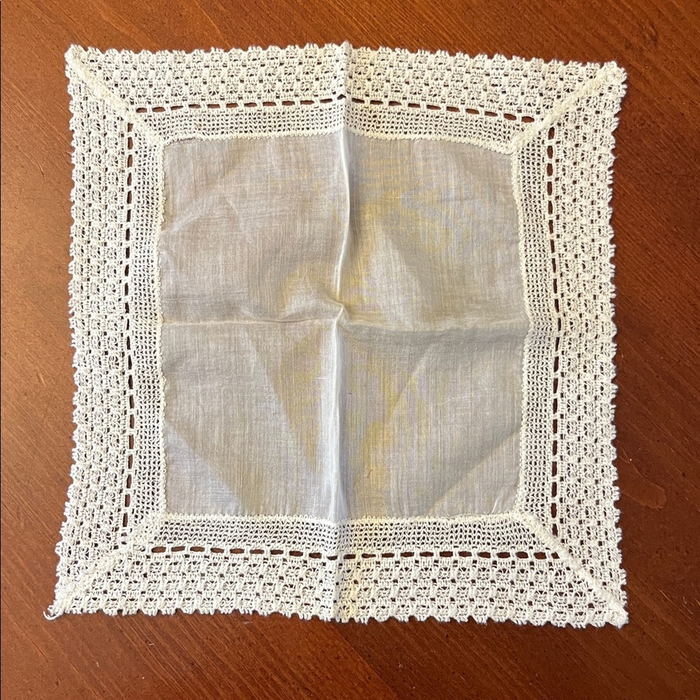Vintage Victorian Handkerchief Crotchet Trim - Picture 2 of 3